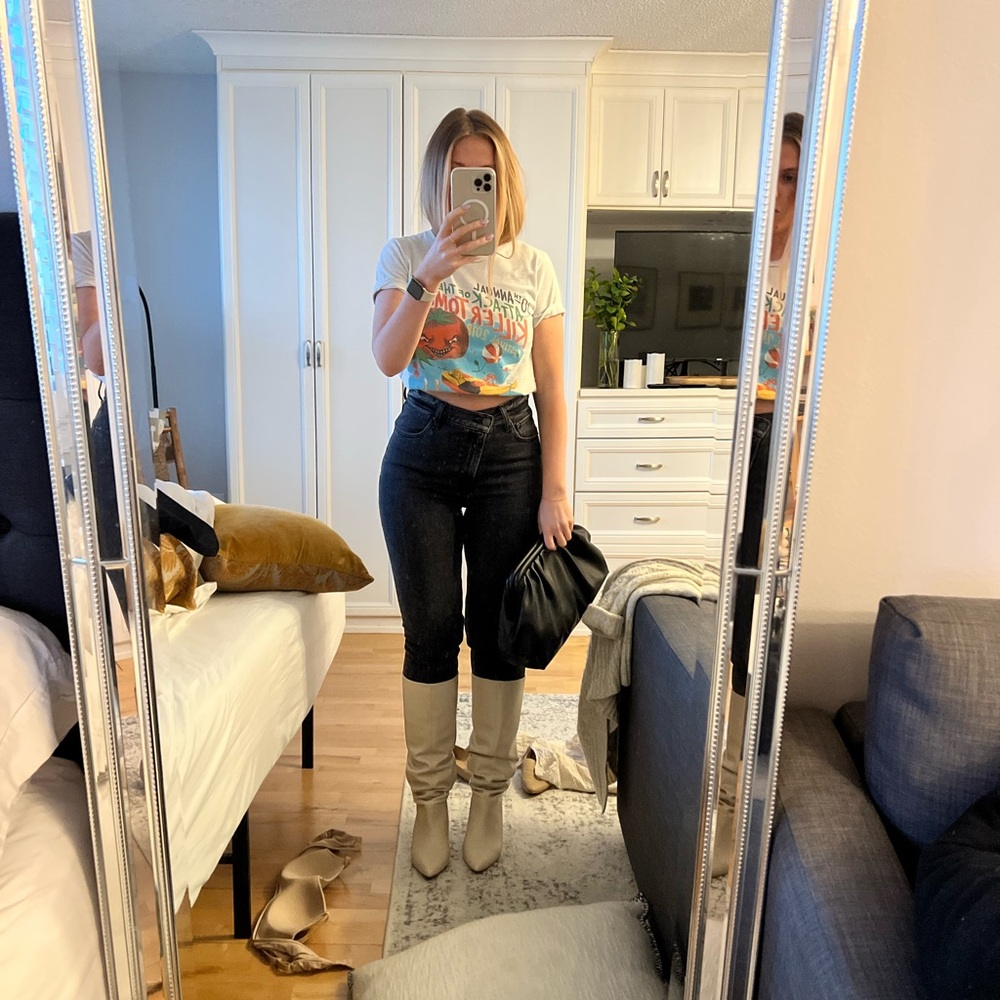 Asymmetrical jeans